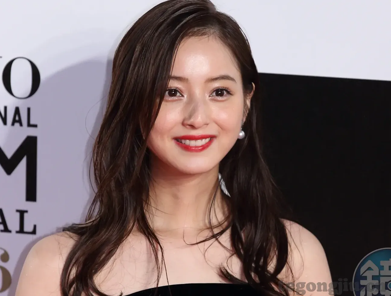 91贺岁片麻豆传媒欧美玲-2023跨年新纪元，91贺岁片麻豆传媒的欧美视觉盛宴